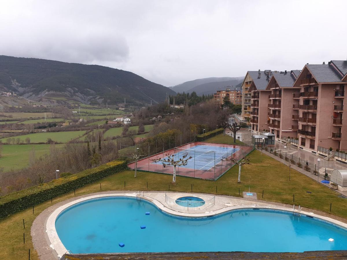 Apartamento D'Ousseau Jaca Exterior photo